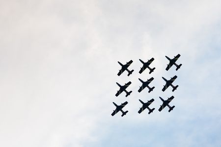 Группа из 9-ти самолетов